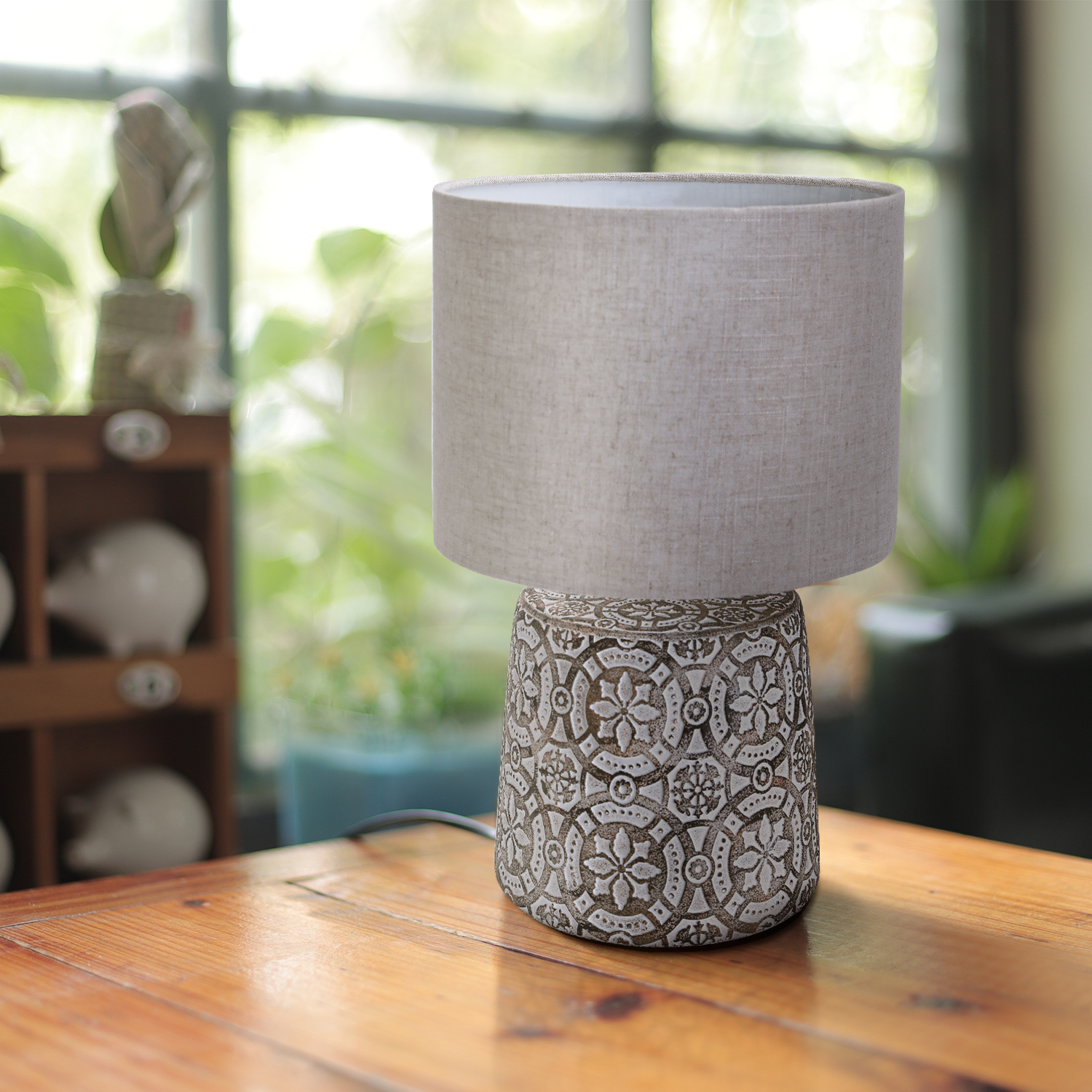 Aigostar lampada da tavolo E14 in ceramica con paralume in stoffa. Design vintage