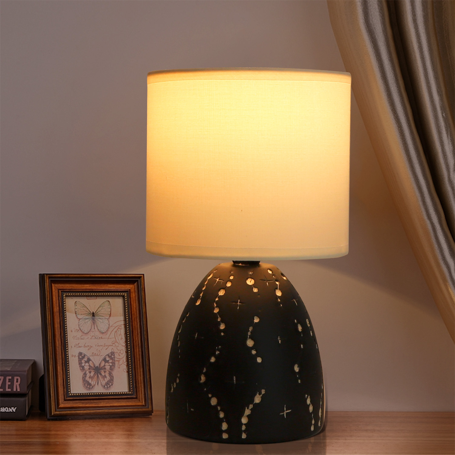 Aigostar lampada da tavolo E14 in ceramica con paralume in stoffa. Design vintage.